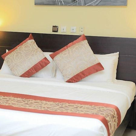 Apparthotel Ivotel Abidjan Esterno foto