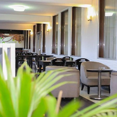 Apparthotel Ivotel Abidjan Esterno foto