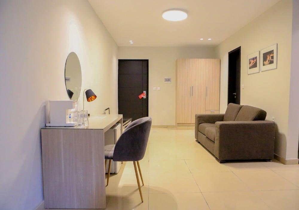 Apparthotel Ivotel Abidjan Esterno foto