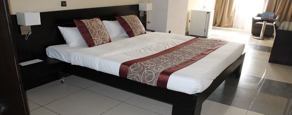 Apparthotel Ivotel Abidjan Esterno foto