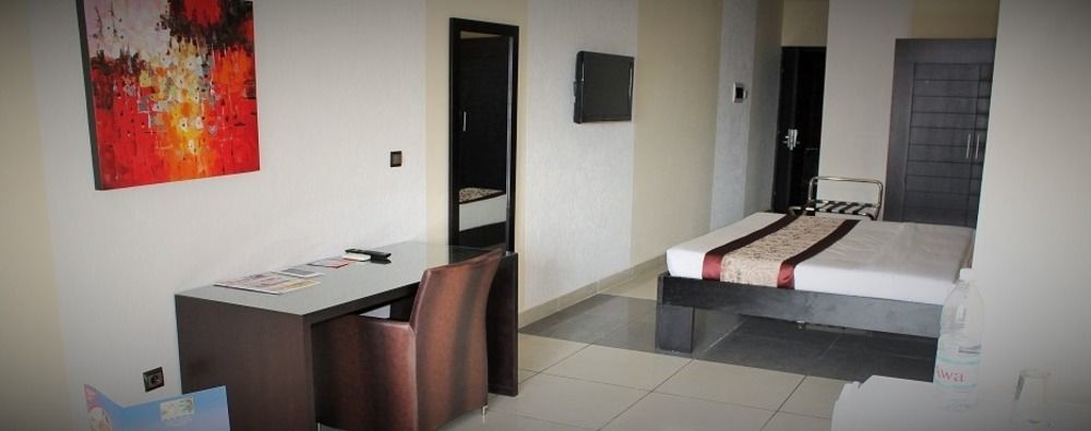Apparthotel Ivotel Abidjan Esterno foto